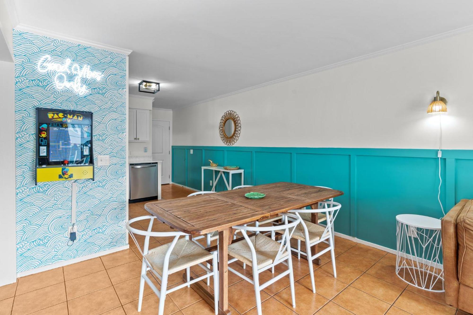 Hang Ten Hideaway, Pool, Condo, Parking - 6 Person Max Occupancy Carolina Beach Exterior foto